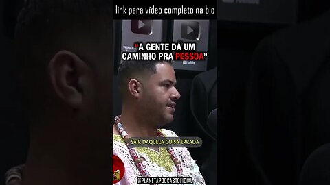"É UMA RELIGIÃO ACOLHEDORA” - Pai Lucas (Candomblé) | PlanetaPodcast (Sobrenatural) #shorts