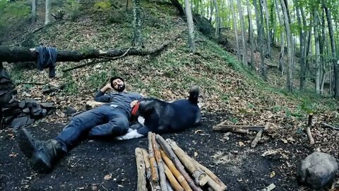 Camping, building wood and rock forest houses and fireplaces, quail cooking - survival, DIY $$ 7