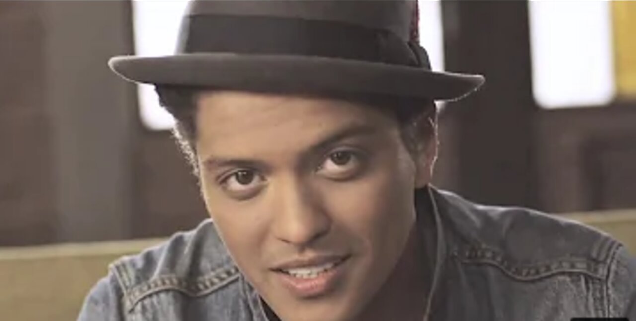 Bruno Mars - Just The Way You Are (Official Music Video)
