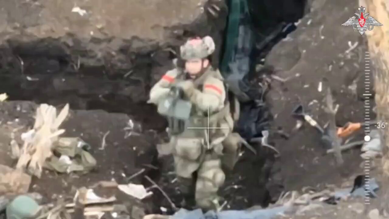 A Russian paratrooper shoots down a Ukrainian heavy quadcopter “Baba Yaga” with a well-aimed burst