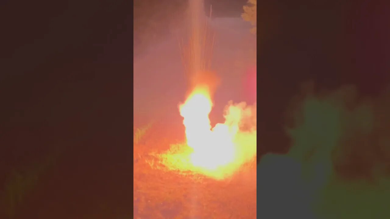 Firework FAIL - 5 Burst Ball Shell Goes Haywire #fireworkfail #firework