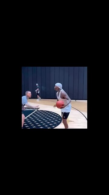 Drake Working On His Shots Like He Steph Curry