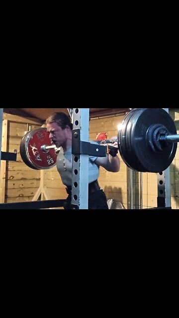 157.5 Kgs x 2 Pin Squat