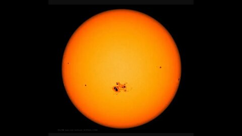 SUNSPOT NOW X10 TIMES BIGGER THAN EARTH !!! [X CLASS FLARES ON ROUTE]