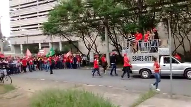 'Cumprida com louvor', marcha do MTST conquista promessa do governo Alckmin