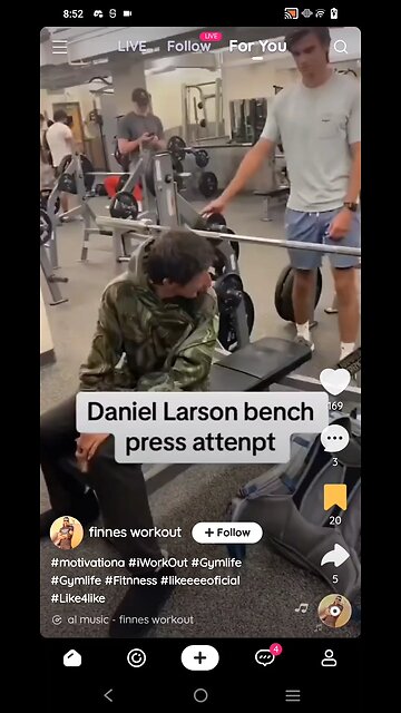 Larson working out 🤣🤣🤣🤣