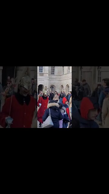 boy scared and laughs after guard shouts make way #horseguardsparade