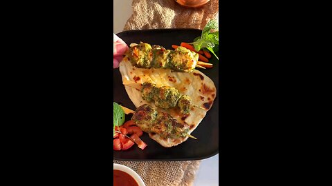 HARIYALI CHICKEN TIKKA |#hariyalichickentikka #chickentikka #chickenskewers #easykabab #desifood