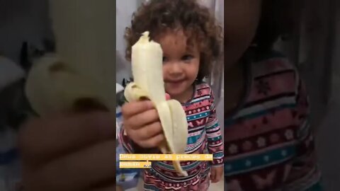 ELA AMA FRUTINHAS #infantil #banana #viral #bebe #shorts