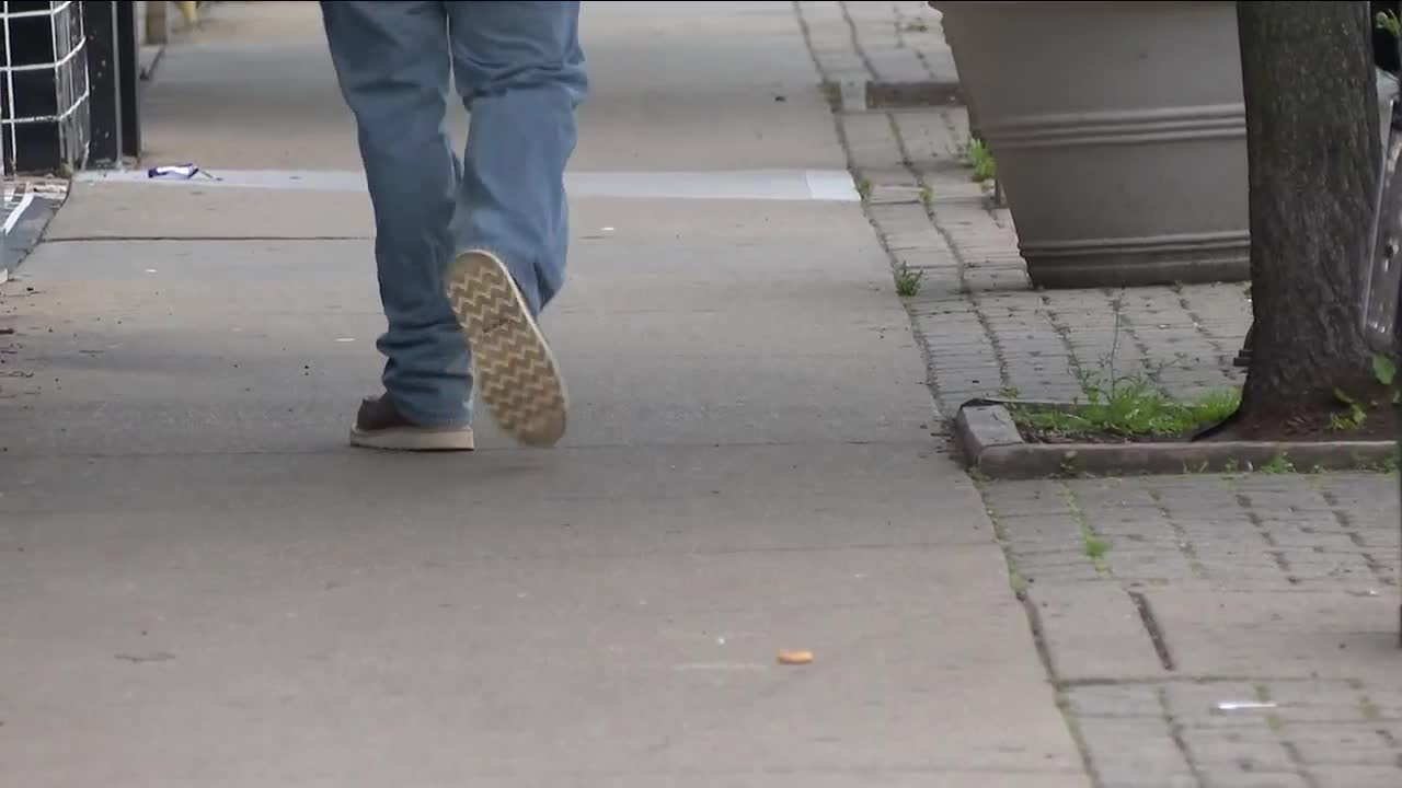 Are Cincinnati sidewalks too narrow for a pandemic?