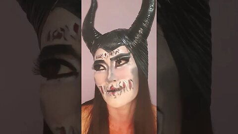 #shortsvideo #extrememakeup #makeupartist #makeup #halloween#makeuptransformation #makeuptrends