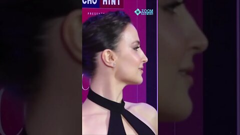 Elli Avram At Bollywood Hungama Style Icons Awards 2023 💃❤️