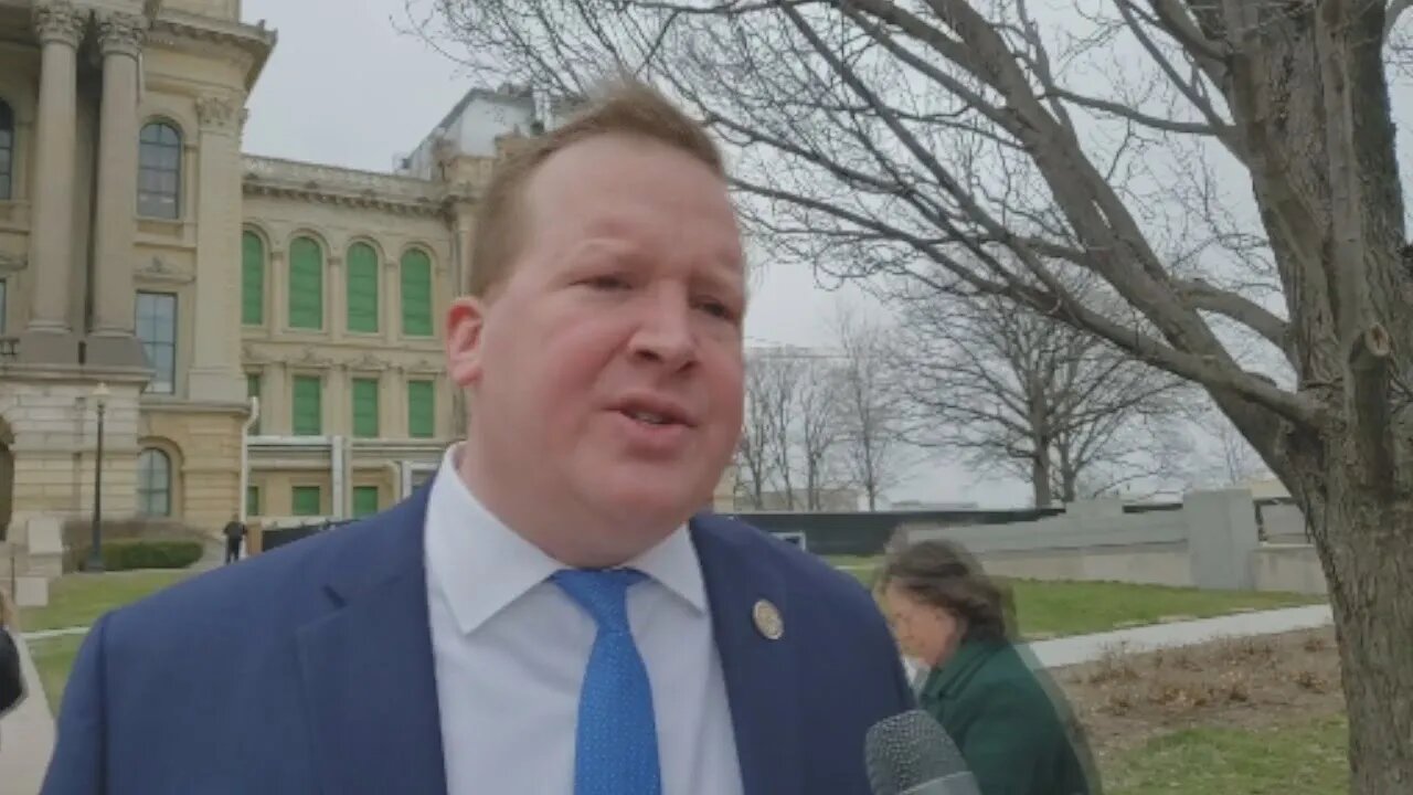 Illinois House passes controversial legislation about pronouns as some debate crime and punishment