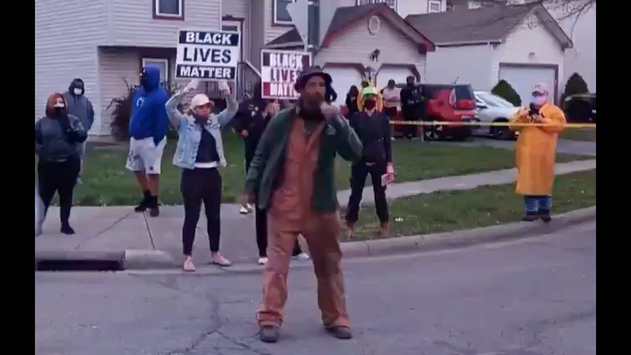 Black Man Calls for Killing Cops In Response to Officer Shooting Teen Girl Who Was Trying to Stab Others in Columbus Ohio
