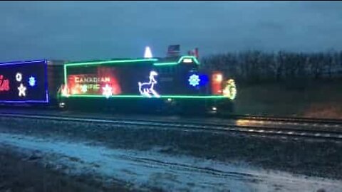 世界一クリスマスムードの電車