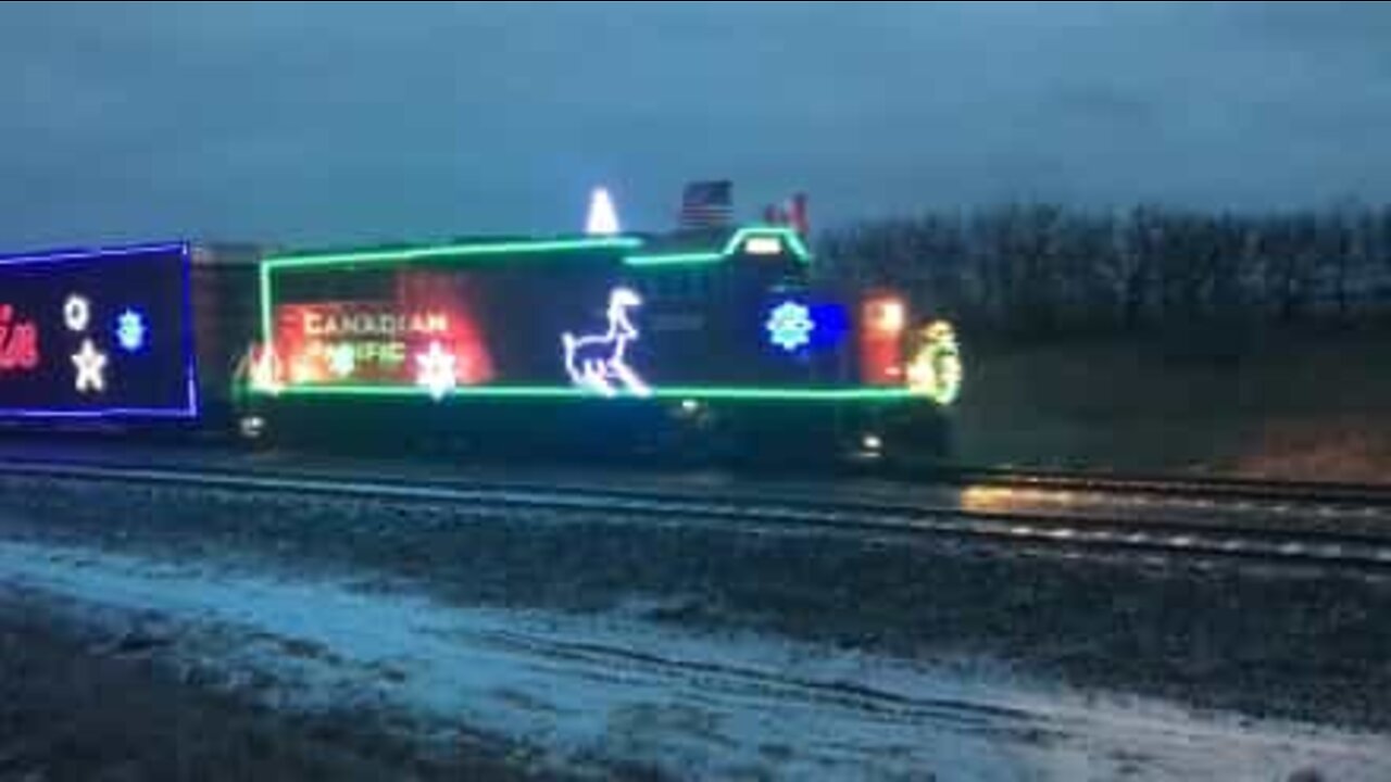 世界一クリスマスムードの電車