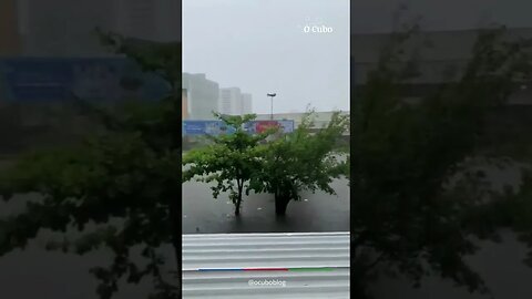Bairro do Renascença também amanheceu alagado