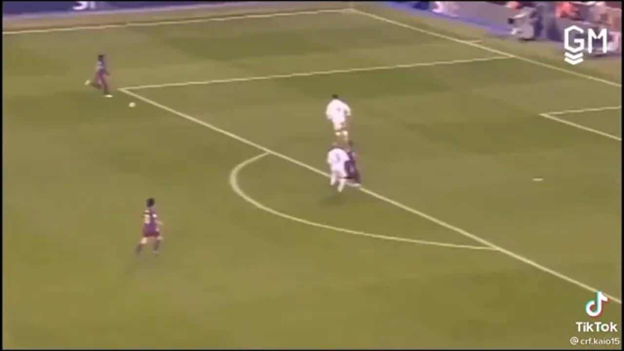 Ronaldinho (PSG) VS Ronaldinho (Barcelona)