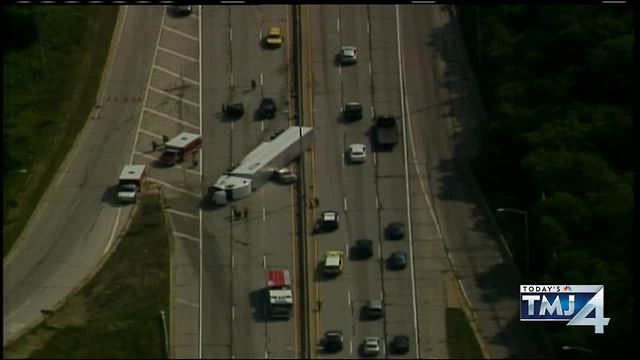 Truck rollover, multi-car accident closes lanes on I-43 in both directions