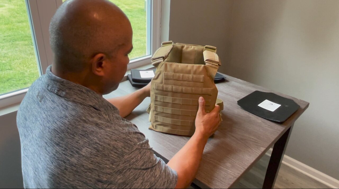 Immediate Action Armor - 090 - 10x12 - Plate Carrier without Side Plate Pockets
