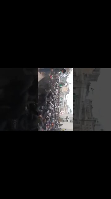 The demonstrators, clashe with the police periodically occur. #Ukraine #Russia #shorts