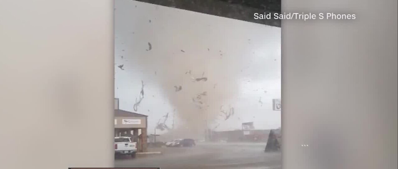 Shocking video of tornado in Arkansas