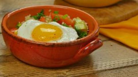 Southwestern Quinoa and Egg Breakfast Bowl