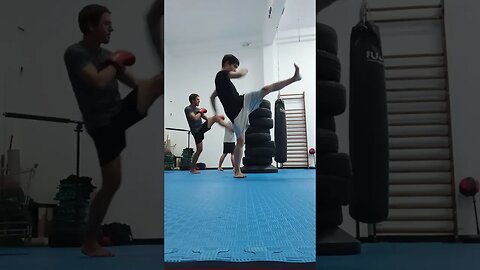 Kick and Knee The Bag (53)