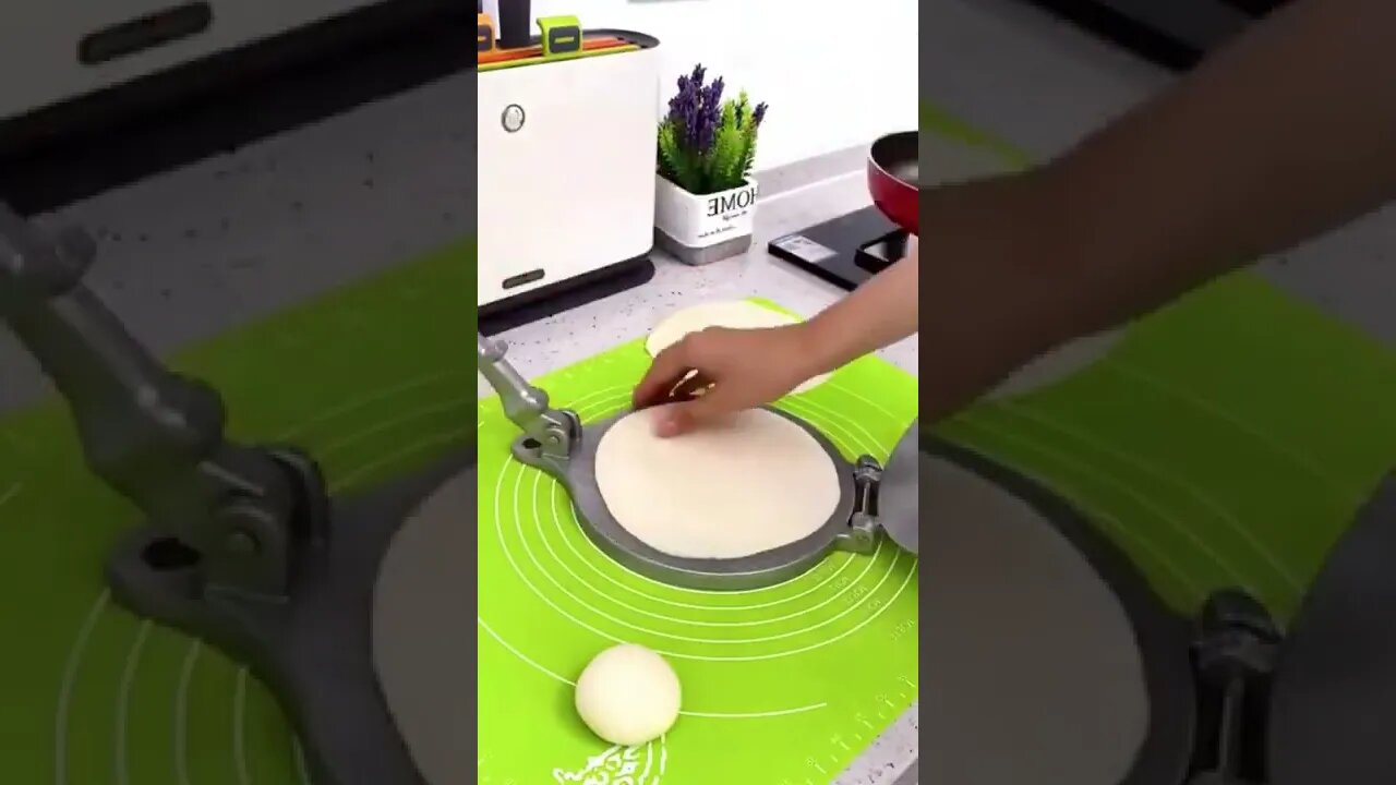 New cool gadgets! 😍Smart appliances, Home cleaning, Inventions for the kitchen Puri Maker Press