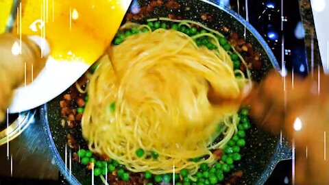 Best Italian Spaghetti Carbonara (with Peas)
