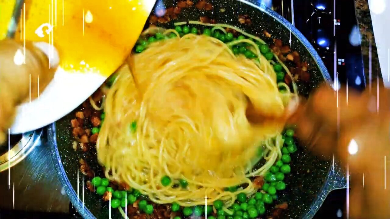 Best Italian Spaghetti Carbonara (with Peas)
