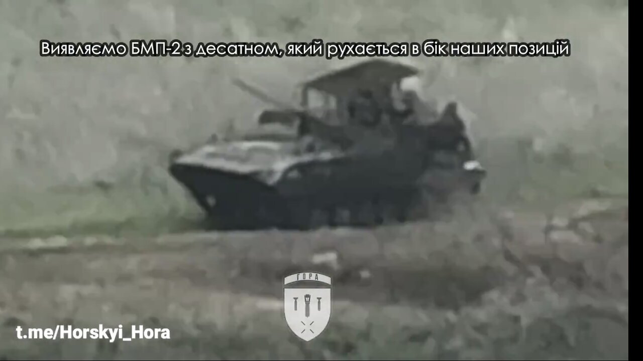 Russian armored carrier with infantry gets destroyed in Ukraine