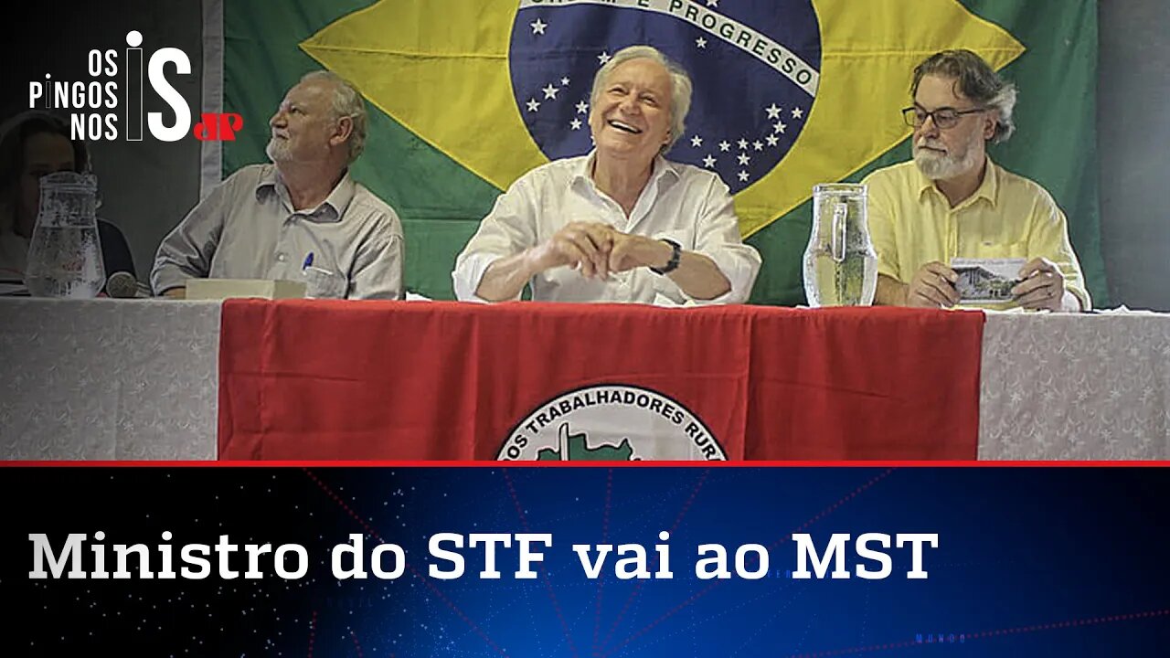 Lewandowski participa de evento do MST ao lado de Stédile