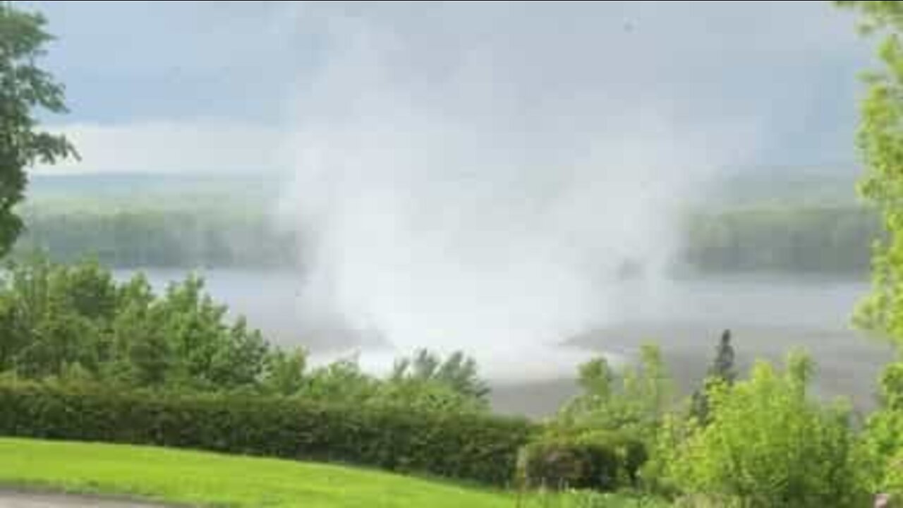 Ontario residents capture birth of a tornado!