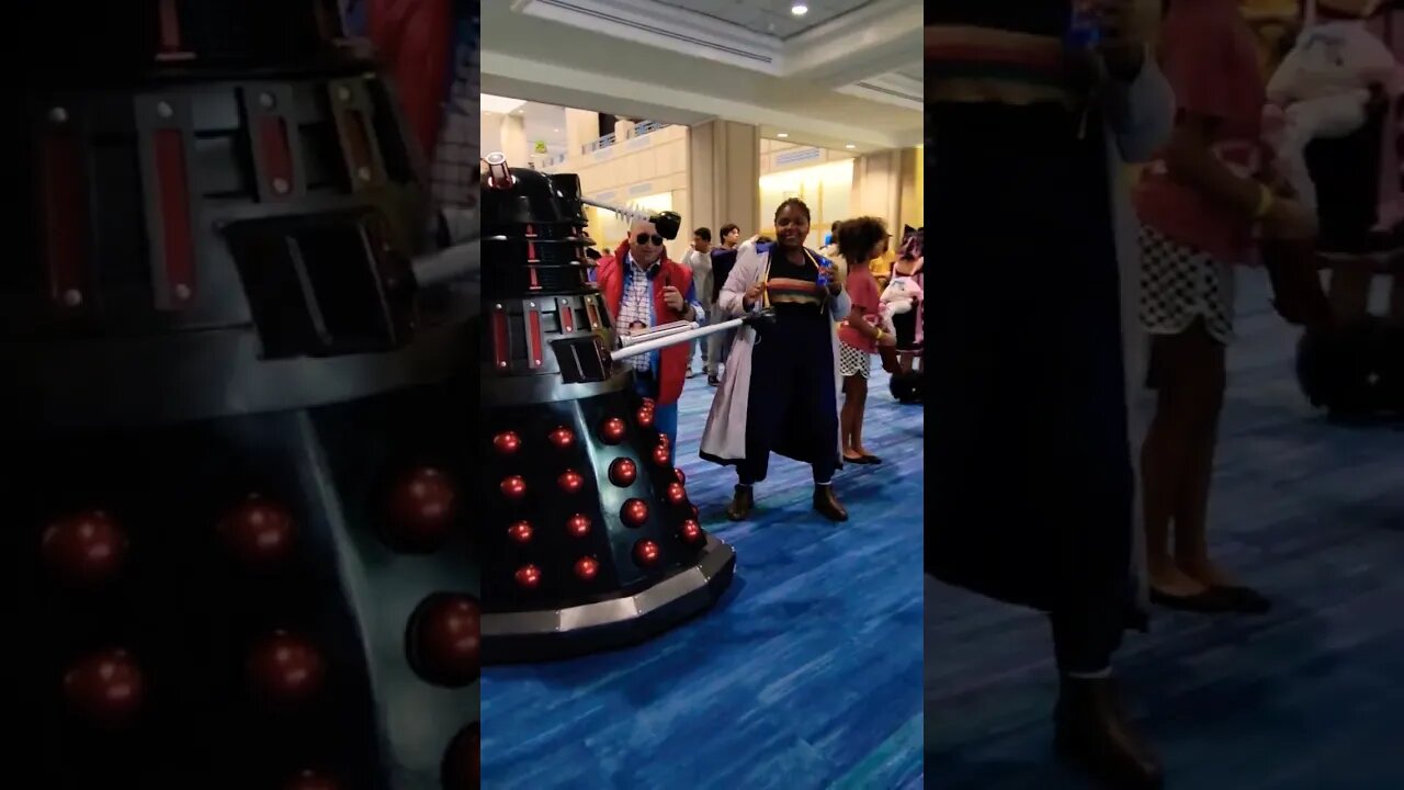 A #DALEK #THEDOCTOR & #MARTYMCFLY hit the #DANCEFLOOR #TBCC #TBCC2022 #TravelingTARDIS #DALEKHAL