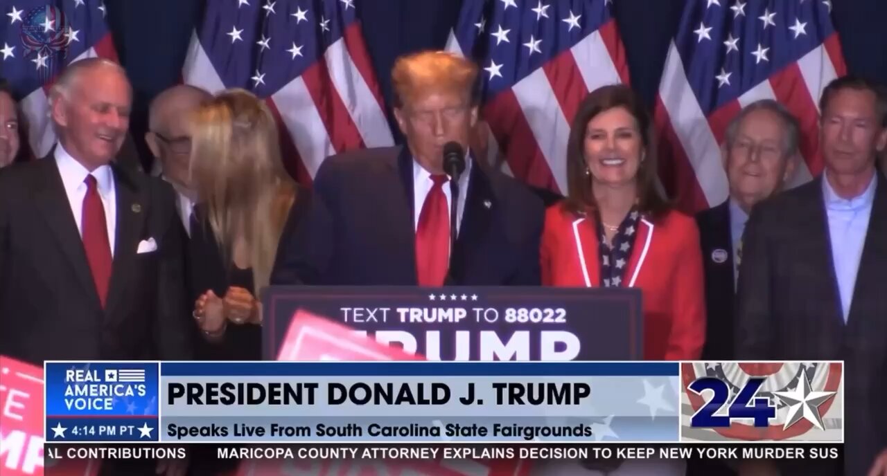 Lindsey Graham booed during Trump’s victory speech in South Carolina… his home state 😂 It p