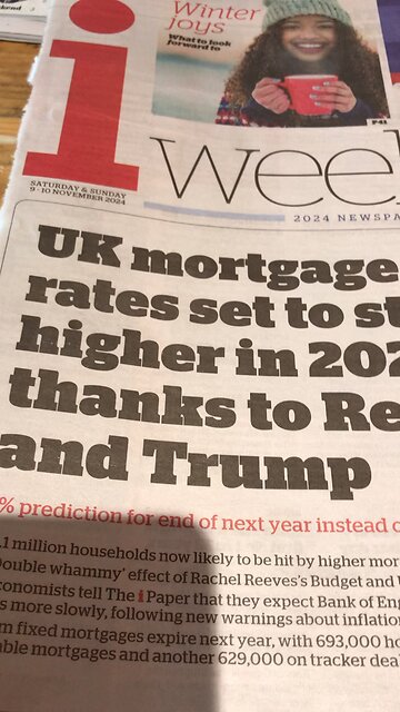 Newspaper "i" Trump , Kamala Harris 09/11/2024