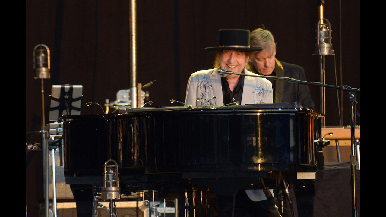 Sir Elton John admires Bob Dylan "so much"