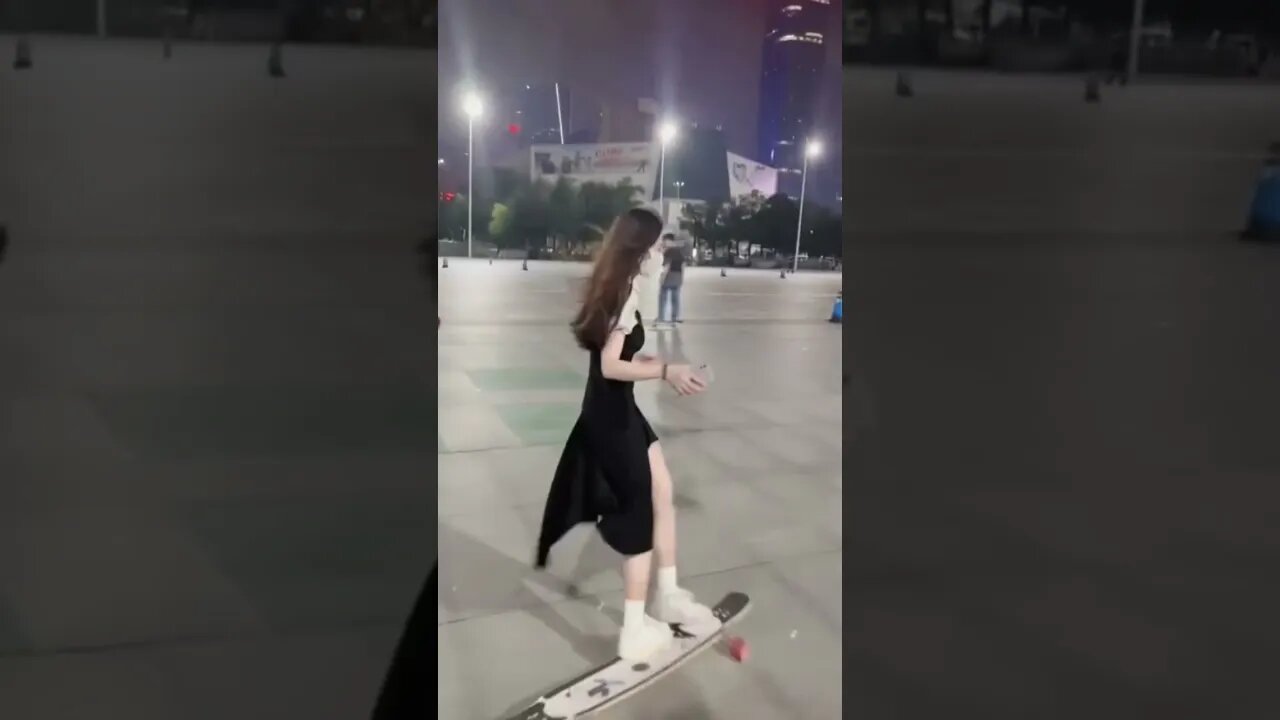 Hot Chinese Girl Has Mastered The Long Skateboard Continues To Show Off