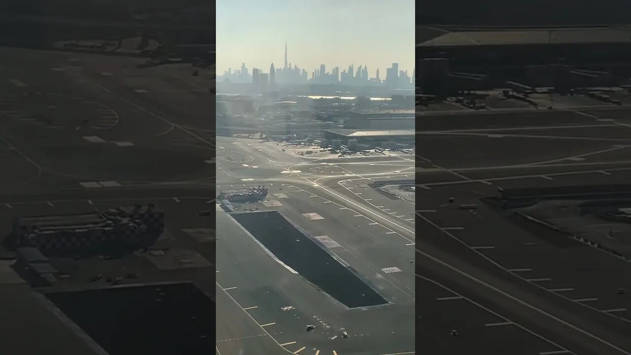 Emirates B777 - Take off from DXB