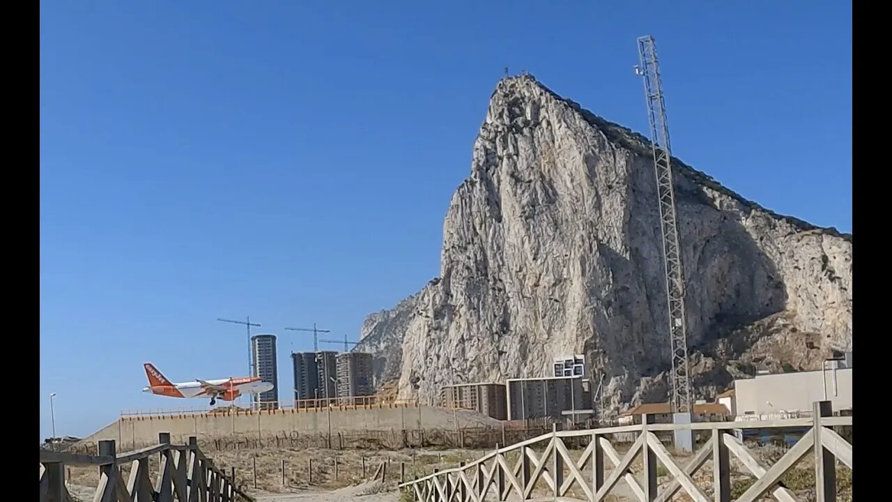 EZY8902 Landing and Departing Gibraltar as EZY8903, Wednesday July 27 2022, EXTREME Airport, 4K