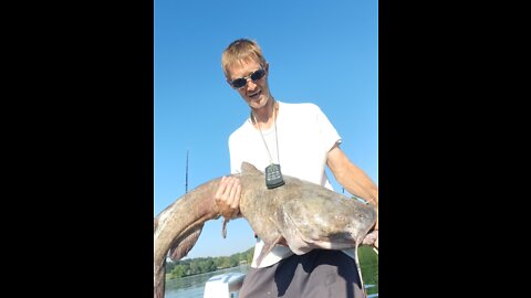 Flathead puts a bend in the rod