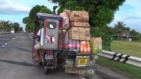 PHILIPPINES: BRINGING HOME THE GROCERIES!