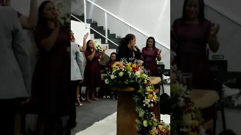 Tayna Santos na Igreja de Jaguariúna