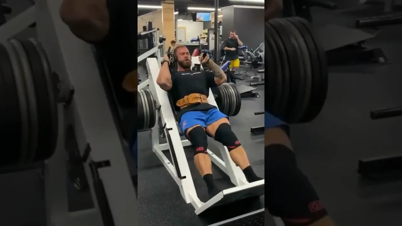 CHRIS BUMSTEAD CAMPEÃO MR OLYMPIA TREINANDO PERNAS INSANO ! BODYFITLIONS