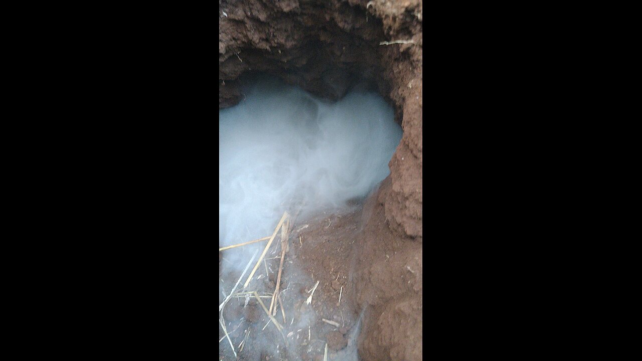 smoke in ground.amazing smoke video, smoke flow in the ground.