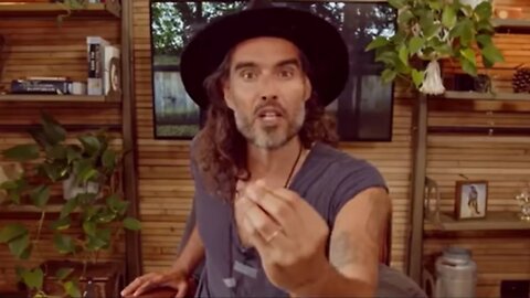 Russell Brand: Teorie spiskowe stały się PRAKTYKĄ!