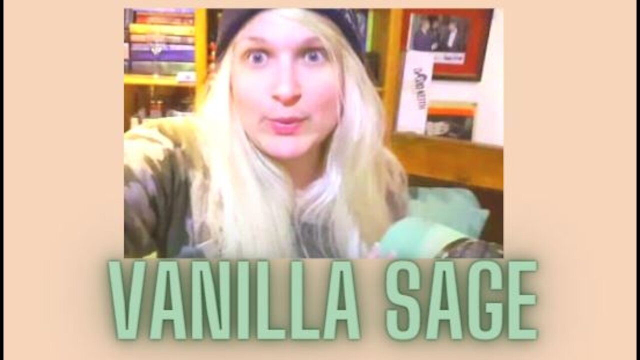 Bath & Body Works Vanilla Sage Candle Review I The Candle Queen🕯👑 #bathandbodyworks #candles