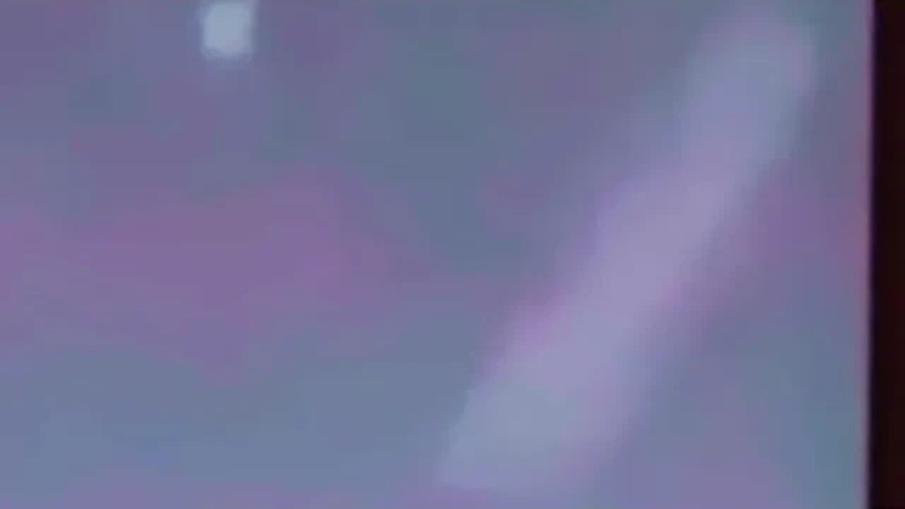 Very Low Large Eastbound Sphere/ Hyper UFO flying by
