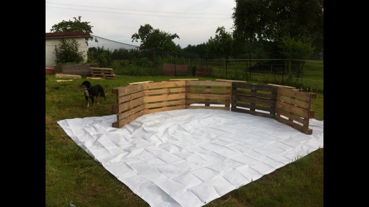 This Backyard Swimming Pool Made Out Of Pallets Will Make Your Neighbors So jealous